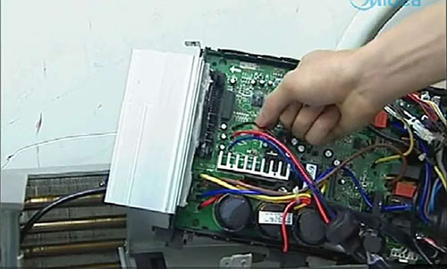 布尔津美的空调电话是多少